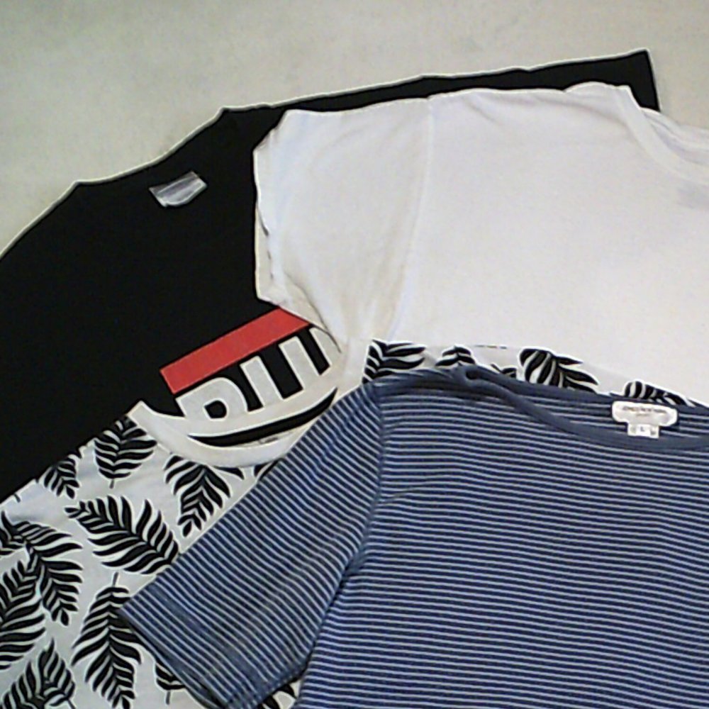 Bundle of T-Shirts anyone? $6.00